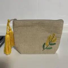 ミモザ刺繍ポーチ　ハンドメイド作品