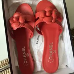 CHANEL シャネル カメリア サンダル レッド37サイズ未使用のサムネイル