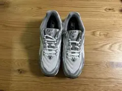 New Balance 725 スニーカー シルバー