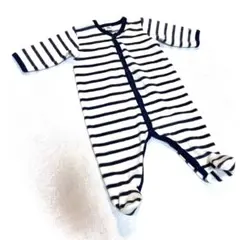 プチバトー　ボーダーフットカバー付きロンパース 白とネイビー