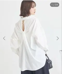 新品！アースミュージックエコロジー　ブラウスのサムネイル