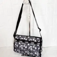 【美品】Lesportsac レスポートサック ショルダーバッグ モノクロ　花柄のサムネイル