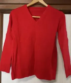 レッド Vネック 長袖ニット