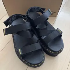 Dr. Martens 厚底サンダル ブラックのサムネイル