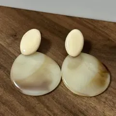 Item thumbnail for item e1241aa1-3042-456a-85d8-36b56cefbfaf