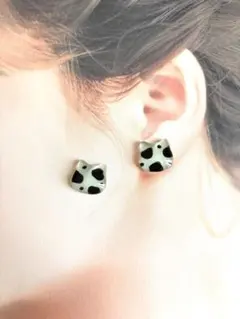 NO.576 ピアス　イヤリング　ヘアゴム　ガラスカボション　猫ちゃん　牛柄