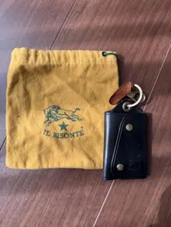 IL BISONTE レザーキーケース 保存袋付き