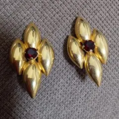 ビンテージ風 ゴールド フラワーイヤリング