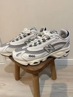 New Balance 1000 ホワイト/グレー スニーカー