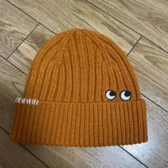 ユニクロ　アニヤハインドマーチ ニット帽　オレンジ
