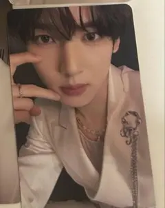 タワレコ　ユジン　白衣装　トレカ　特典　zb1