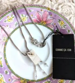 COMME CA ISM ネックレス プレート ロゴ シルバーカラー タグ付きのサムネイル