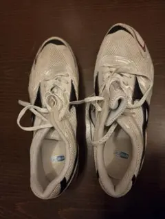 MIZUNO　陸上スパイクシューズ ホワイト/ブラック　26.５センチ