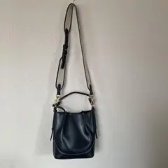 ZARA トップステッチバケットバッグ　ブラック