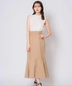 【新品タグ付き】 Noelaマーメイドスカート ベージュ S 定価15400円のサムネイル