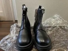 フロントジッパー付きショートブーツ