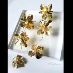 No.27 華やかウエディング 艶ゴールド メタルフラワー 大ぶりピアス