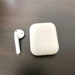 AirPods 第2世代　ケースと右のみのサムネイル