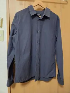 A.P.C. アーペーセー 長袖シャツ XL ネイビー 綿100% 穴ありのサムネイル
