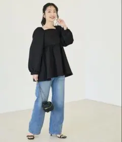 coca 上品エンボスバックシャンギャザーブラウス