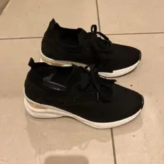 スニーク　ヒールアップ　軽量スニーカー　Sサイズ