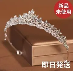 ✨新品✨ティアラ シルバー 花モチーフ 結婚式 ブライダル アクセサリー