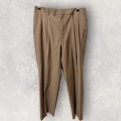 ベージュ スラックス バックポケット付き