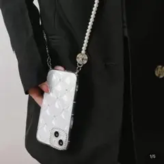 iPhone16 キルティングケース パールストラップ付き