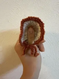 ぬいぐるみ用の編み物ニット帽