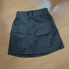 ほとんど着用していないレザーのスカートです。
