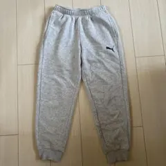 PUMA グレー スウェットパンツ 140サイズ