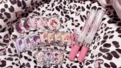 すとぷり缶バッジ16個とペンライト2個