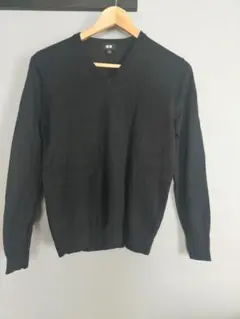 UNIQLO メンズVネック ニット S ブラック レディースもOK
