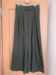 オリーブグリーン ワイドパンツ