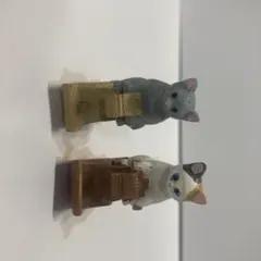 猫と犬のフィギュアセット　ガチャポン