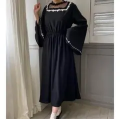 【美品】Areeam ヴィランズ / 呪いをかける魔女のワンピース ディズニーのサムネイル