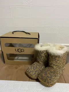 UGGキッズブーツ