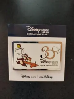 Disney store 30周年記念 ピンバッジ　チップとデール