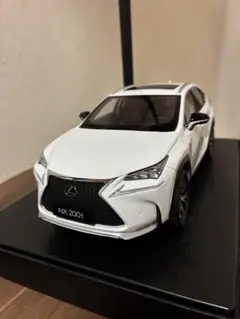 レクサス NX 200t ミニカー ホワイト　1/18 2015のサムネイル