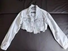 ダメージ加工デニムジャケット 淡いブルー