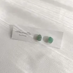 天然石のグリーンピアス