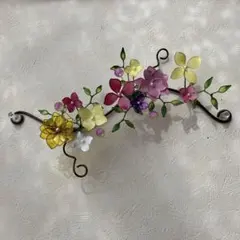 ワイヤークラフト。ディップアート。カラフルフラワーリース゜