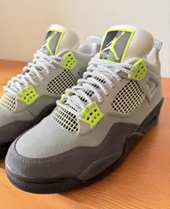 NIKE AIR JORDAN 4 RETRO LE 