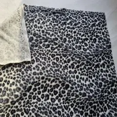 ヒョウ柄ボア(白)生地　ハギレ　約155cm×50cm