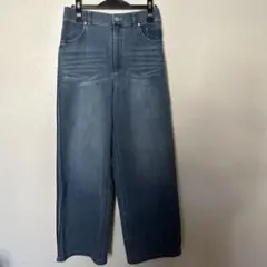 お値下げ❤️パシオーネ　サイドスリット デニムパンツのサムネイル