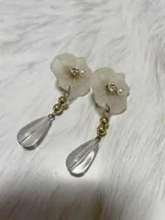 花形クリスタルストーンイヤリング