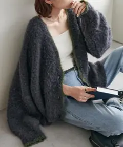 DISCOAT MIXブークレシャギー配色Vネックカーディガン