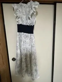 花柄ワンピースのサムネイル