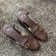 FENDI ミンクファー ショートブーツ 38.5 レザー 箱付 - メルカリ