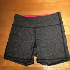 GapFit レディースXXS フィットネス用短パン　ストレッチ素材ダークグレーのサムネイル